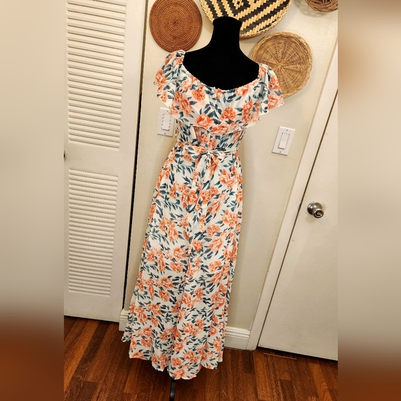 LAST ONE! Off The Shoulder Floral Maxi Dress - Picture 11 of 12